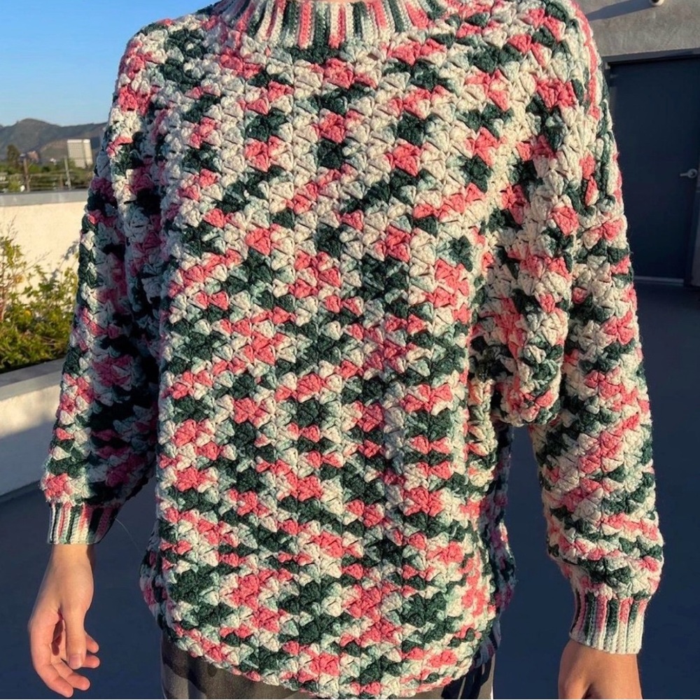 Vintage-Style Handmade Crochet Sweater – Chunky Granny Square Knit – Unisex M/L